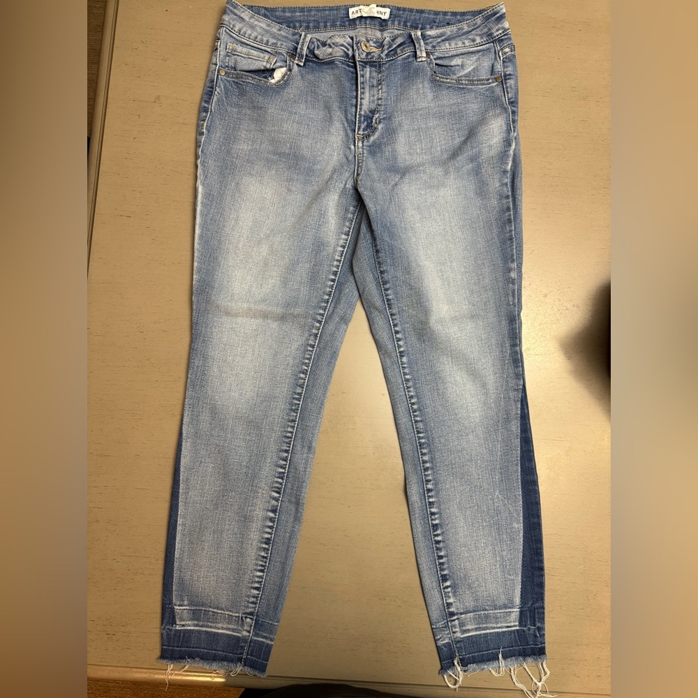 Artisan Ny Classic Two Tone Blue Cropped Jeans size 8/29 EUC